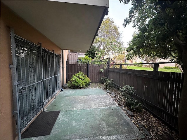 75 Western Shore Ln Unit 1, San Francisco, CA 94115 - photo 8
