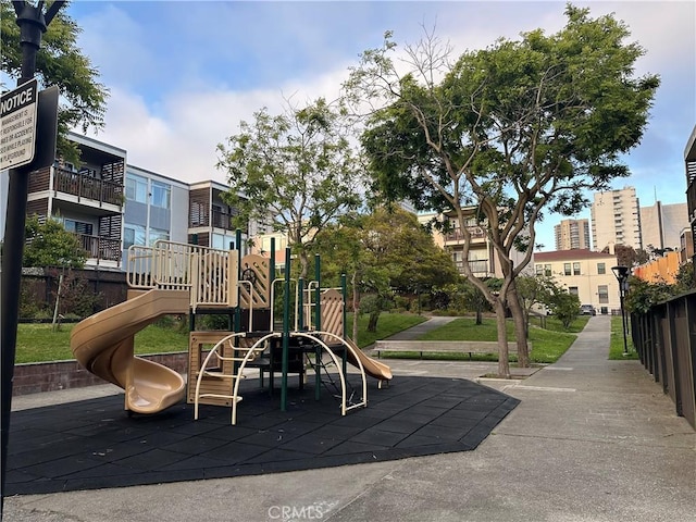 75 Western Shore Ln Unit 1, San Francisco, CA 94115 - view of community jungle gym