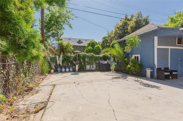 2712 Kenwood Ave, Los Angeles, CA 90007 - view of patio / terrace