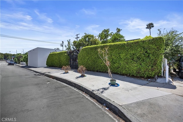 2949 S Harcourt Ave, Los Angeles, CA 90016 - view of patio