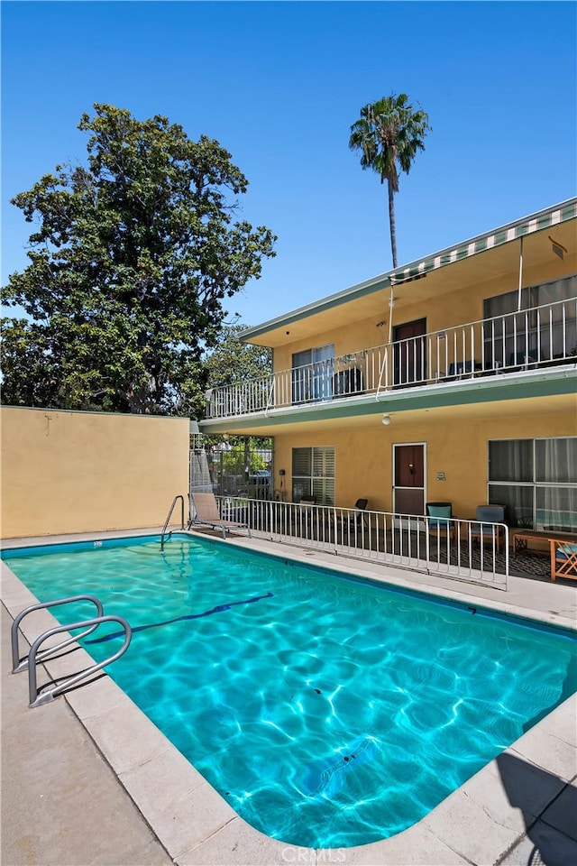 4312 Babcock Ave Unit 6, Studio City, CA 91604 - view of pool