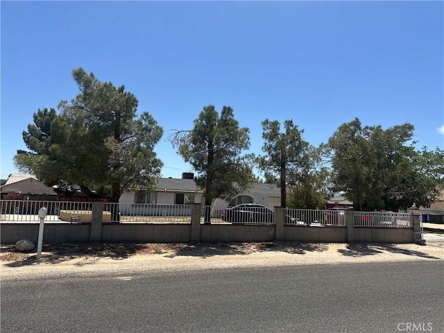 14199 Havasu Rd, Apple Valley, CA 92307 - obstructed view of property with a fenced front yard