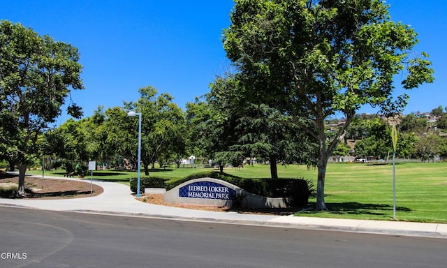 904 Calle Higuera, Camarillo, CA 93010 - community sign with a yard