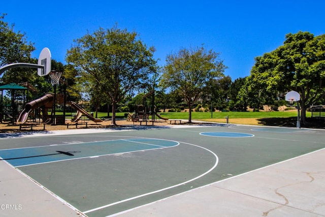 904 Calle Higuera, Camarillo, CA 93010 - view of basketball court with community basketball court and a yard