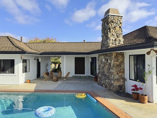 1650 Winterwarm Dr, Fallbrook, CA 92028 - swimming pool with a patio