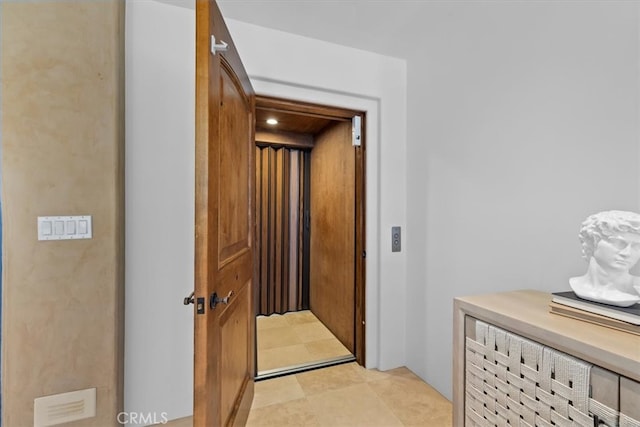 364 Via Almar, Palos Verdes Estates, CA 90274 - hall with elevator