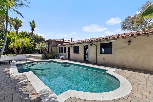 364 Via Almar, Palos Verdes Estates, CA 90274 - swimming pool with a patio area