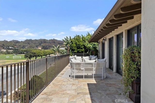 364 Via Almar, Palos Verdes Estates, CA 90274 - view of patio with an outdoor living space