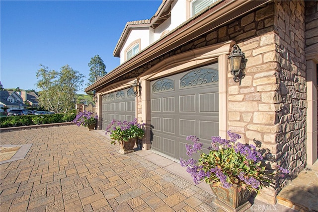 4374 Mahogany Cir, Yorba Linda, CA 92886 - garage with driveway