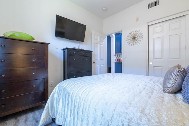 2772 Piantino Cir, San Diego, CA 92108 - bedroom with wood finished floors and a closet