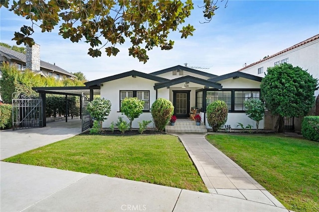 538 Palisades Ave, Santa Monica, CA 90402 - view of front of house featuring stucco siding and a front yard