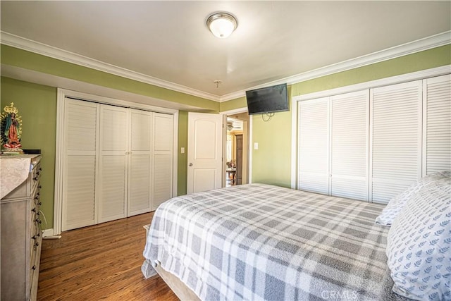 1915 E 55th St, Long Beach, CA 90805 - bedroom with wood finished floors and crown molding