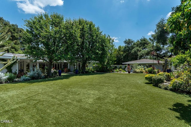 4409 Encinas Dr, La Canada Flintridge, CA 91011 - view of green lawn