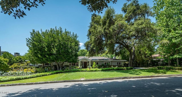 4409 Encinas Dr, La Canada Flintridge, CA 91011 - view of front of property with a front yard