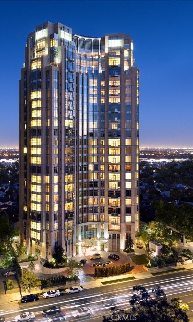 10776 Wilshire Blvd Unit 901, Los Angeles, CA 90024 - view of building exterior featuring a city view