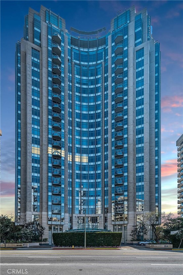 10776 Wilshire Blvd Unit 901, Los Angeles, CA 90024 - view of property at dusk