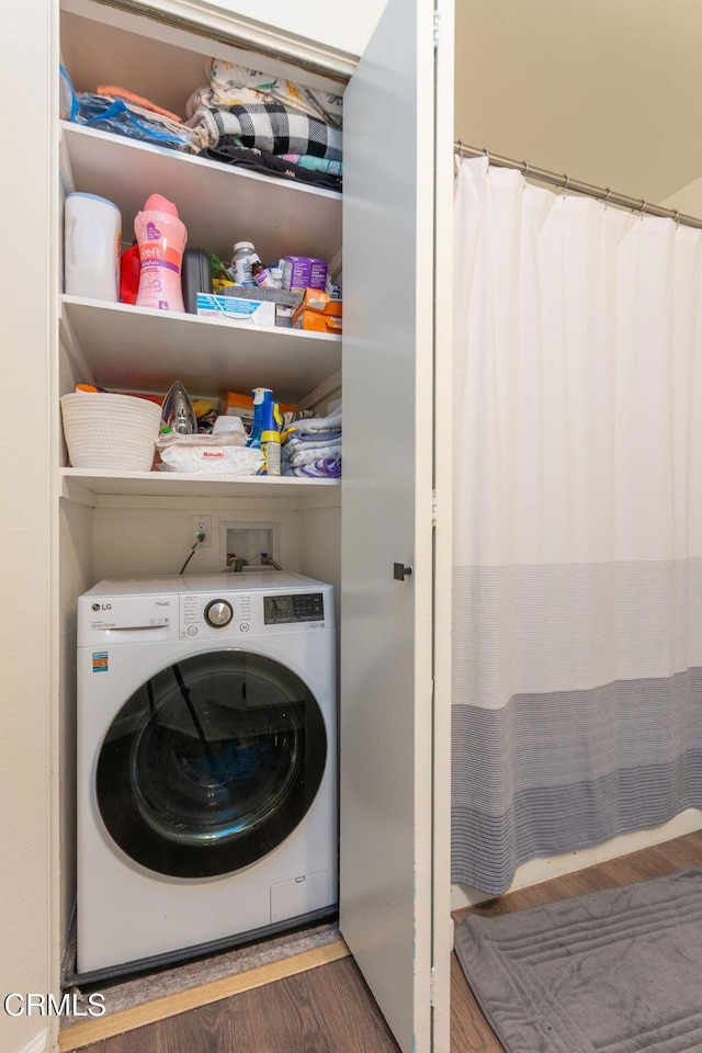 1772 Sinaloa Rd Unit 290, Simi Valley, CA 93065 - laundry room featuring washer / clothes dryer and wood finished floors