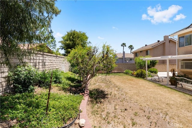 21965 Jeffers Ln, Saugus, CA 91350 - fenced backyard featuring a patio area