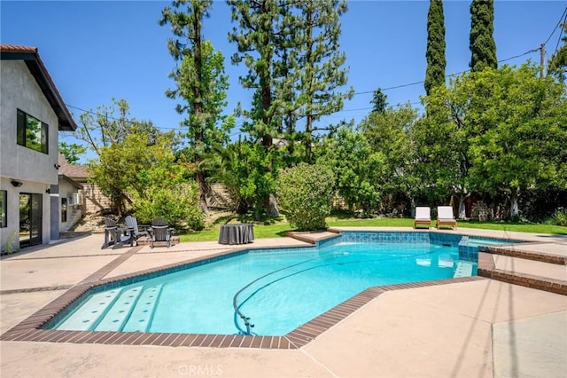 2305 Henrietta Ave, La Crescenta, CA 91214 - outdoor pool featuring a patio