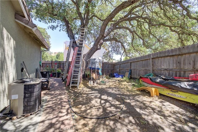 9024 Cascada Rd, Atascadero, CA 93422 - fenced backyard with central AC unit