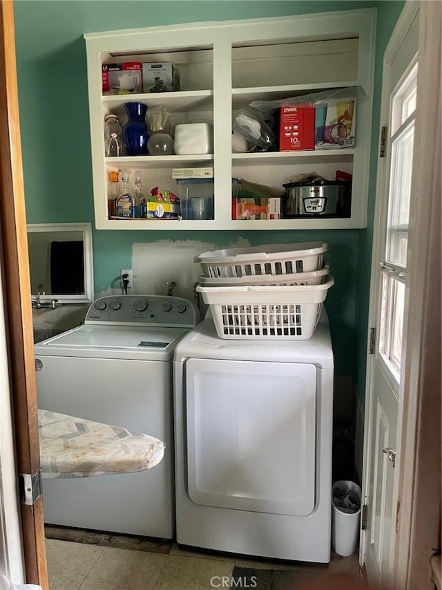 1017 Avenida De Pio Pico, Placentia, CA 92870 - laundry area featuring washing machine and dryer