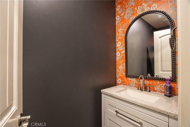 45668 Nora Cir, Temecula, CA 92592 - bathroom featuring wallpapered walls and vanity