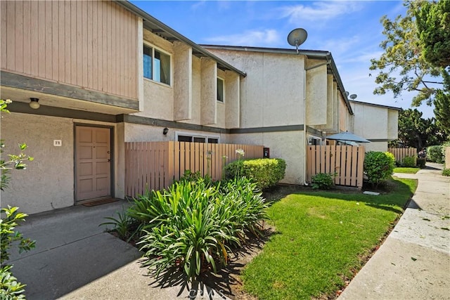 2300 S Hacienda Blvd Unit F8, Hacienda Heights, CA 91745 - view of property exterior with stucco siding
