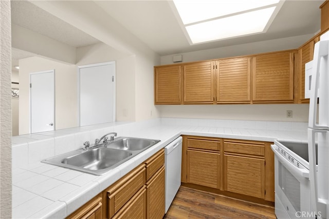 13115 Le Parc, Chino Hills, CA 91709 - kitchen with white appliances, a sink, dark wood-style flooring, and tile counters