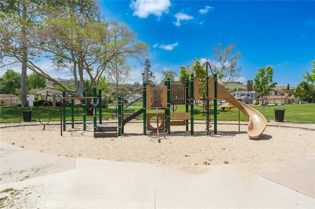 19172 Sierra Maria Rd, Irvine, CA 92603 - community play area with a lawn