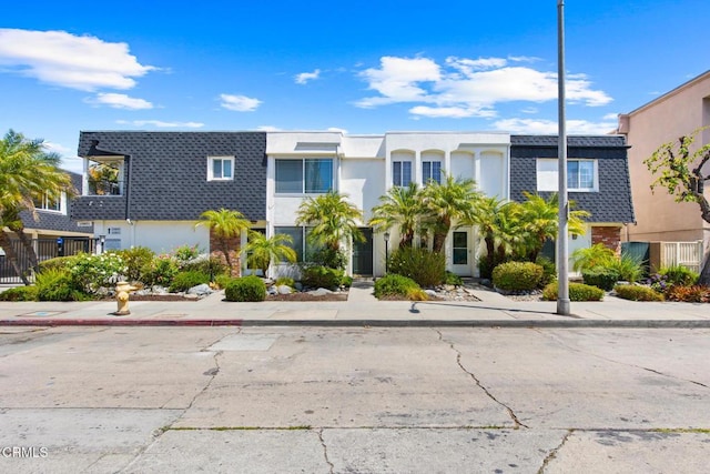 10801 Blix St Unit 2, Toluca Lake, CA 91602 - view of front of property featuring stucco siding