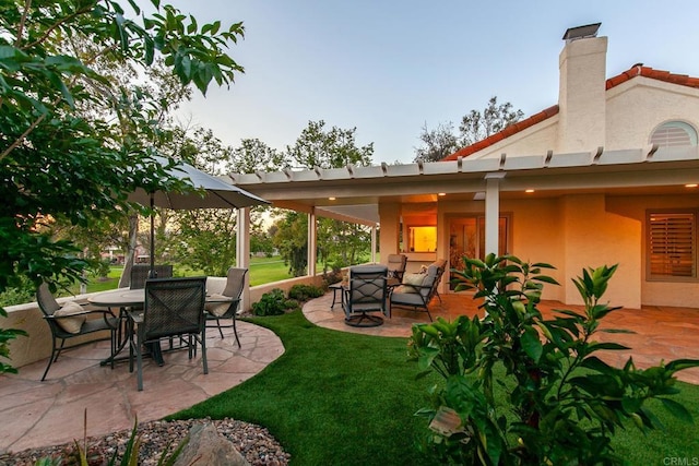 17636 Plaza Arica, San Diego, CA 92128 - view of patio with outdoor dining space