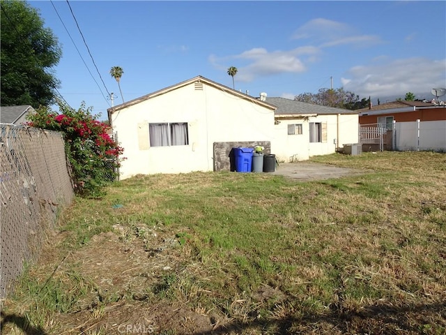 2032 Felberg Ave, Duarte, CA 91010 - rear view of property featuring stucco siding