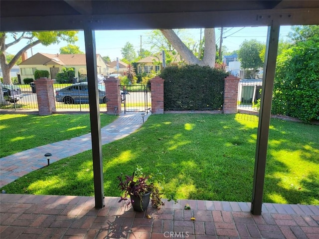 532 N Reese Pl, Burbank, CA 91506 - view of yard with a residential view and a gate