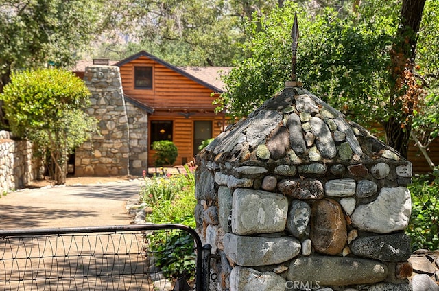 2057 Oakwood St, Pasadena, CA 91104 - view of gate