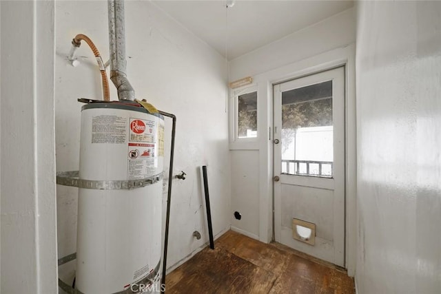 1427 Beach St, San Luis Obispo, CA 93401 - utility room featuring water heater