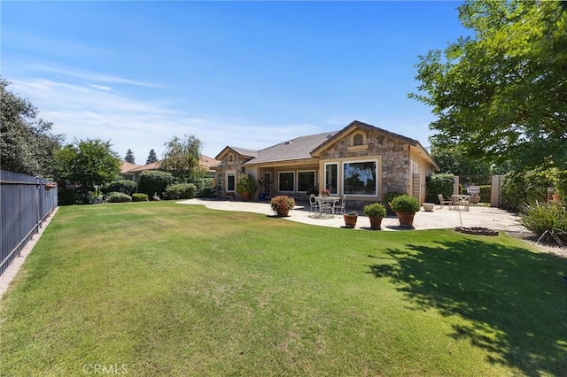 2403 Crocus Dr, Bakersfield, CA 93311 - view of yard with a patio