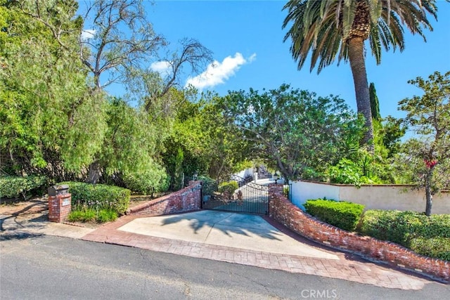 1532 Kensing Ln, North Tustin, CA 92705 - view of gate