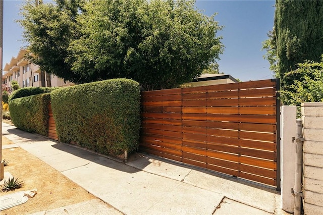 2319 S Corning St, Los Angeles, CA 90034 - view of gate