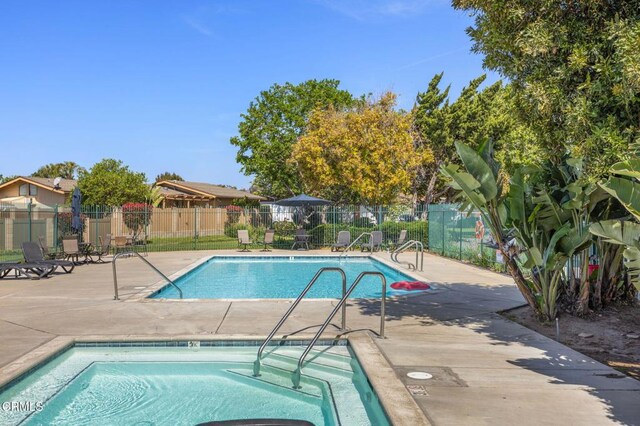 1025 Cachuma Ave Unit 32, Ventura, CA 93004 - community pool featuring a patio and a hot tub