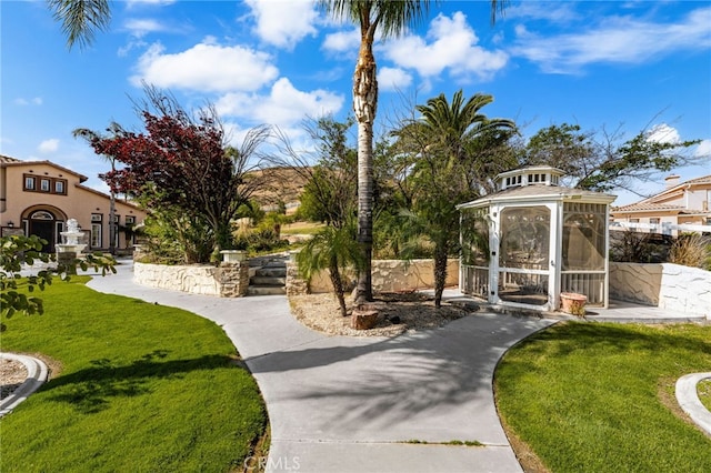 18936 Summerleaf Ln, Riverside, CA 92504 - view of home's community featuring a lawn and a gazebo