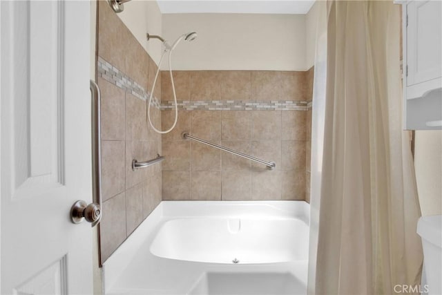 18603 Mecca St, Hesperia, CA 92345 - full bathroom featuring shower / bath combo with shower curtain and toilet