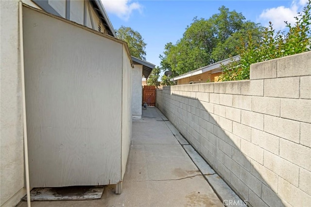 16080 San Jacinto Ave, Fontana, CA 92336 - view of side of property
