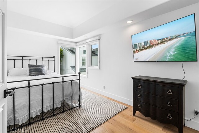 332 L St, Newport Beach, CA 92661 - bedroom featuring light wood finished floors, recessed lighting, and baseboards