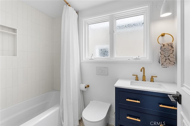 332 L St, Newport Beach, CA 92661 - bathroom with toilet, vanity, and shower / bath combo with shower curtain