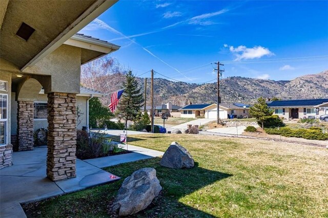 22104 Mccarthy Dr, Tehachapi, CA 93561 - view of grassy yard featuring a mountain view