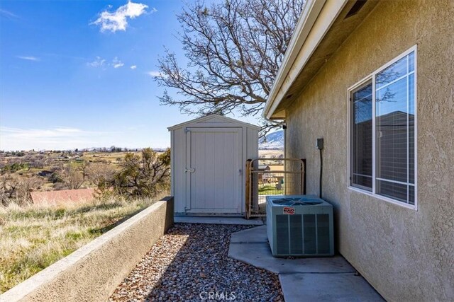 22104 Mccarthy Dr, Tehachapi, CA 93561 - view of yard with central AC unit