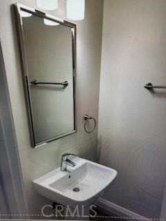 850 N Kathleen Ln, Orange, CA 92867 - bathroom featuring a sink
