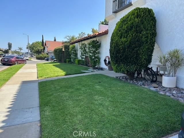 850 N Kathleen Ln, Orange, CA 92867 - view of green lawn