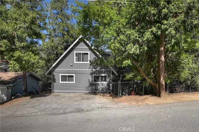 197 Weisshorn Dr, Crestline, CA 92325 - view of chalet / cabin