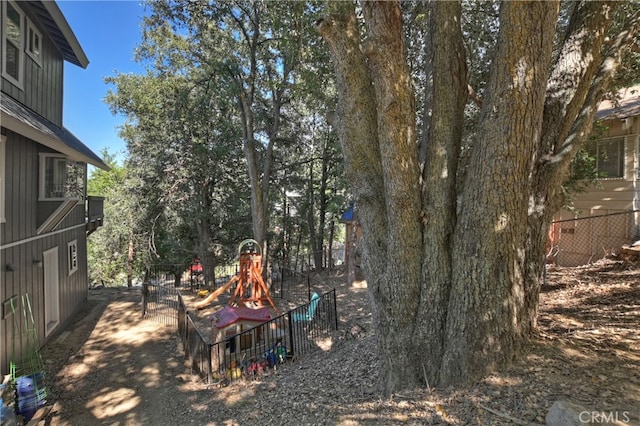 197 Weisshorn Dr, Crestline, CA 92325 - view of yard
